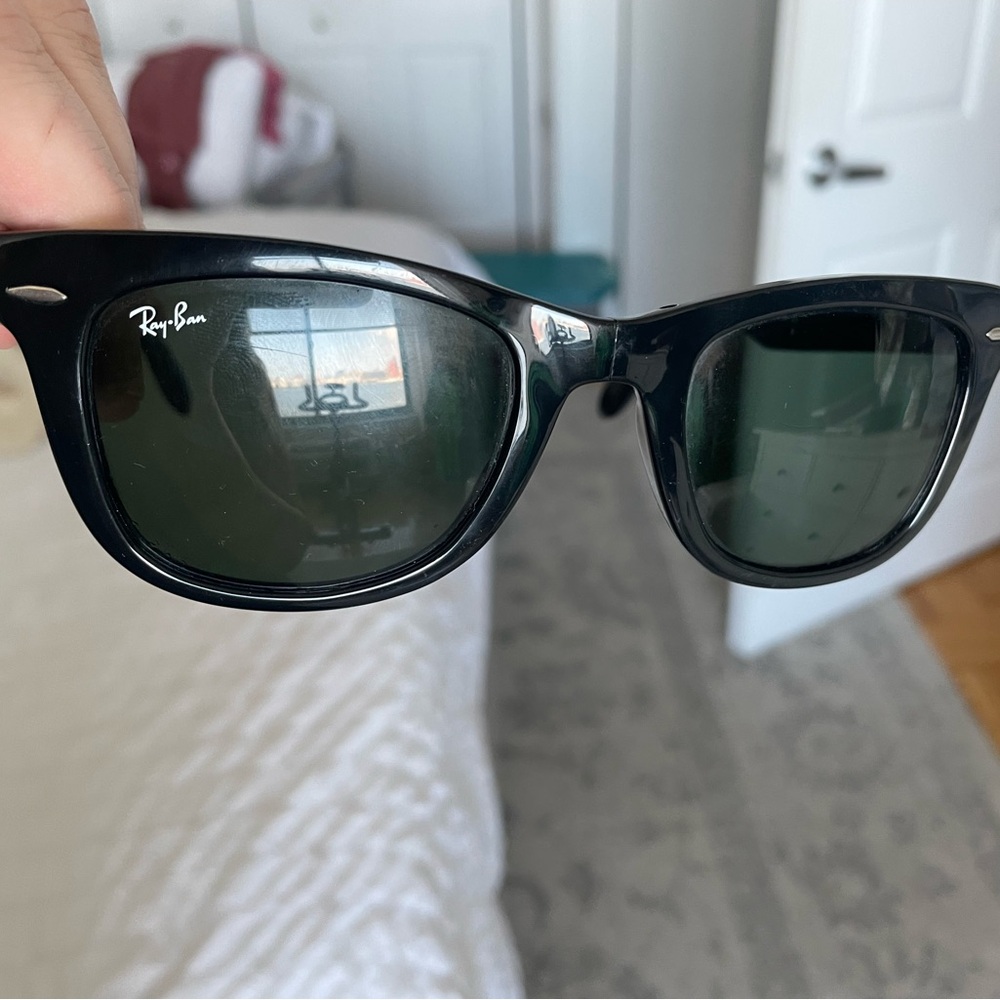 Ray-Ban Foldinng Wayfarer Classic Black Sunglasses